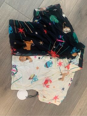 Sunburst Kiss Novelty Zodiac Print Two-Tone Boxy Crop Button Up Shirt Small NWT